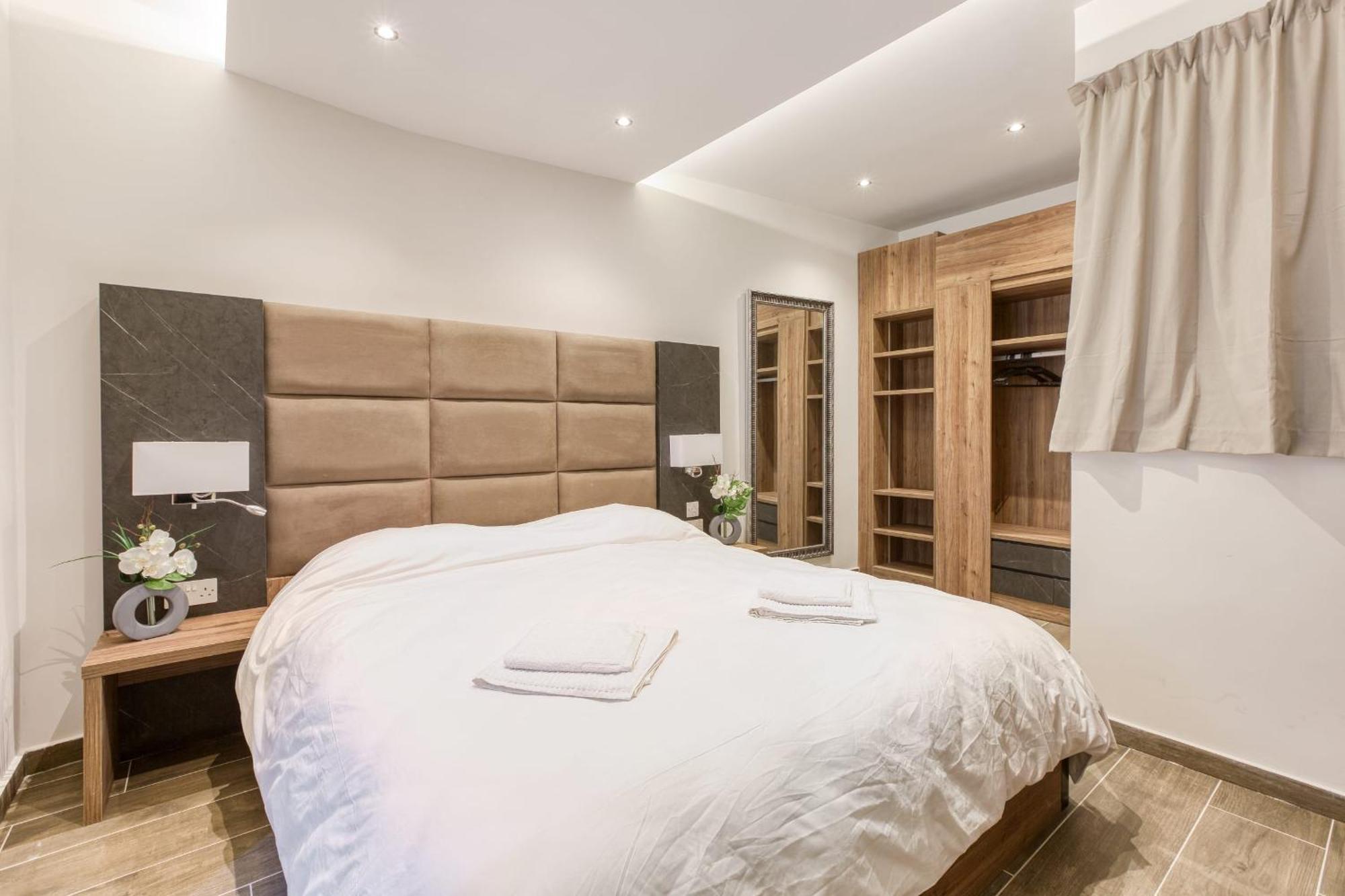Bluebell Apartment-hosted By Sweetstay