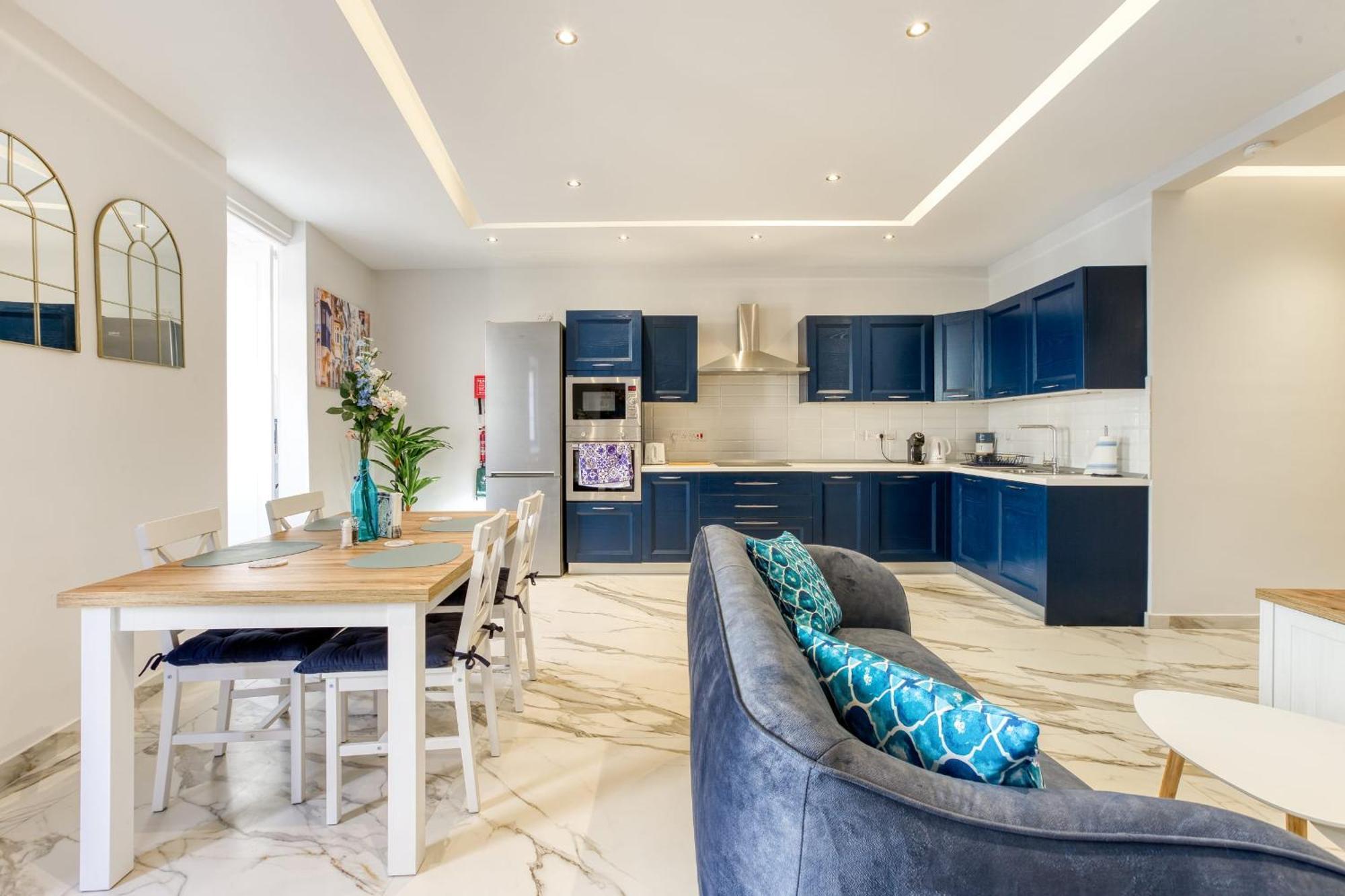 Bluebell Apartment-hosted By Sweetstay