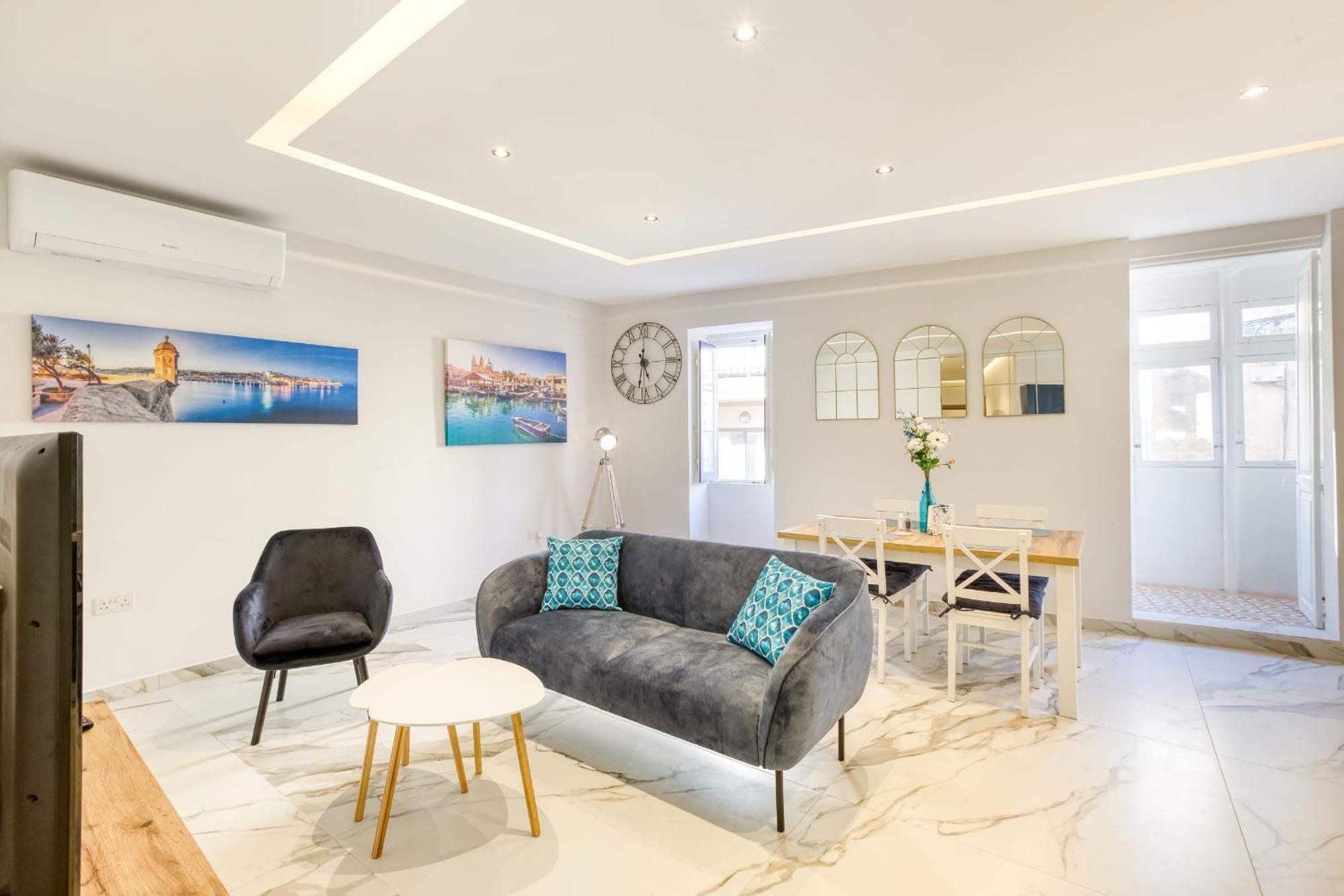 Bluebell Apartment-hosted By Sweetstay Apartment