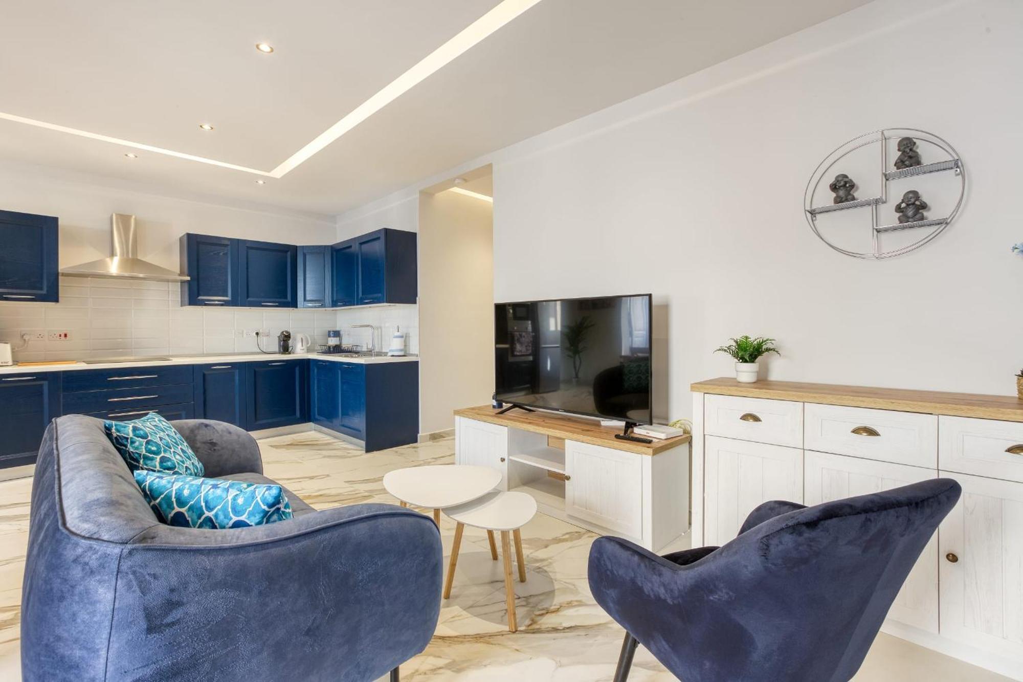 Bluebell Apartment-hosted By Sweetstay Apartment
